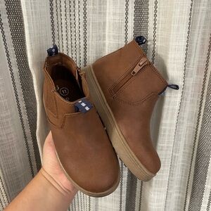 Cat & jack boys boots 11c